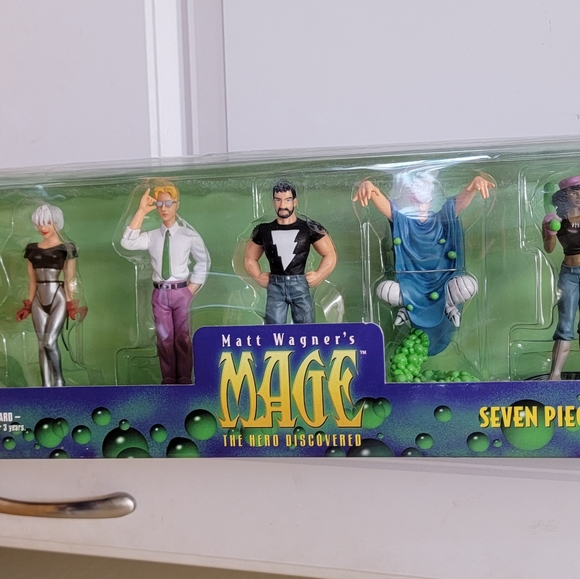 Matt Wagner\'s MAGE 7-Piece PVC Figure Set Comics Big Blast Graphitti Designs NEW
